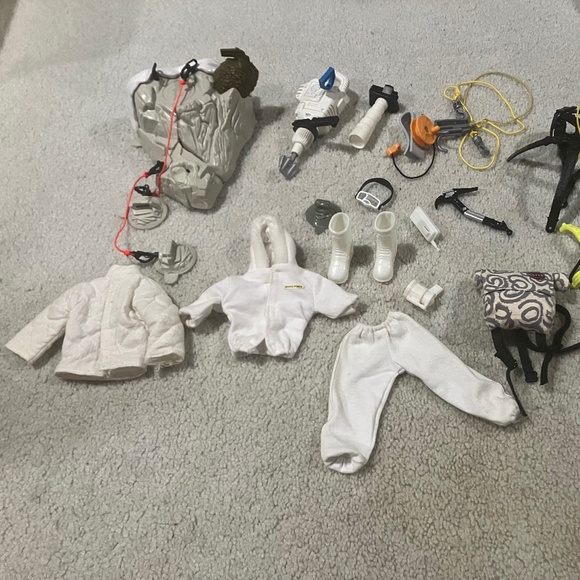 Vintage Arctic / Mountain Mission / Mountain Climbing Action Man sets from 1990s - Picture 2 of 7